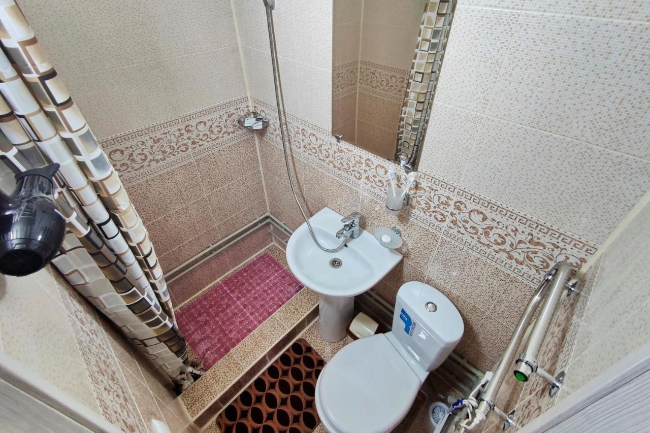 Апартаменты В Микрорайоне Орбита-2, 4 Almaty Ngoại thất bức ảnh