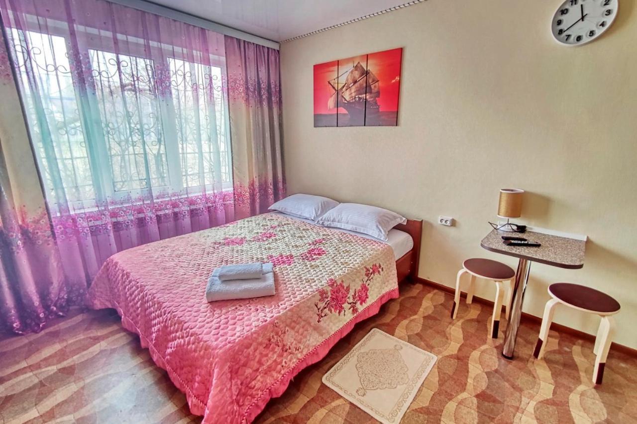 Апартаменты В Микрорайоне Орбита-2, 4 Almaty Ngoại thất bức ảnh