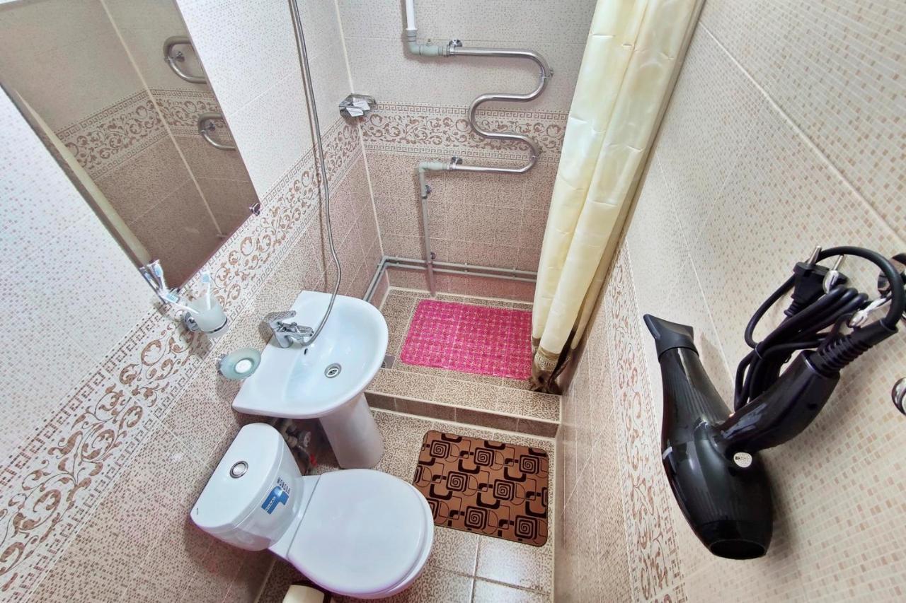 Апартаменты В Микрорайоне Орбита-2, 4 Almaty Ngoại thất bức ảnh